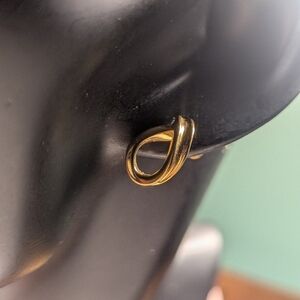 💕 Vintage Delicate Elegant Goldtone Loop Earrings Pierced Minimalist